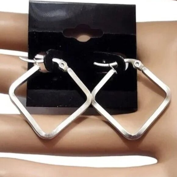 1" Deep Band Groove Hoop Pierced Post Stud Earrings Silver 25mm Diamond Shape - Picture 1 of 4
